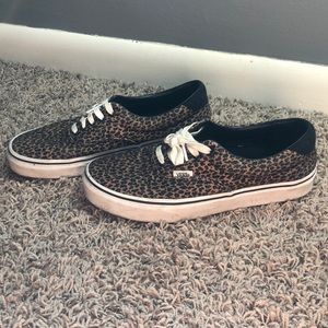 Leopard Van’s
